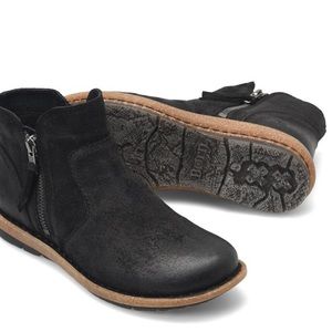 Born black ankle booties